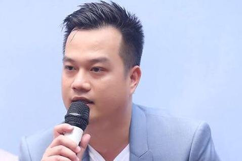 Đạo diễn Bảo Nhân khẳng định Hoa hậu Đại Dương Ngân Anh có phẫu thuật thẩm mỹ và chỉnh hình răng, hệ xương hàm. 