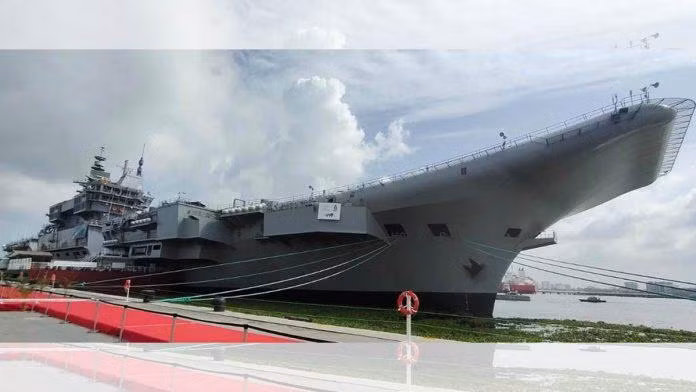Tàu sân bay INS Vikrant của Ấn Độ. (Ảnh: Print)