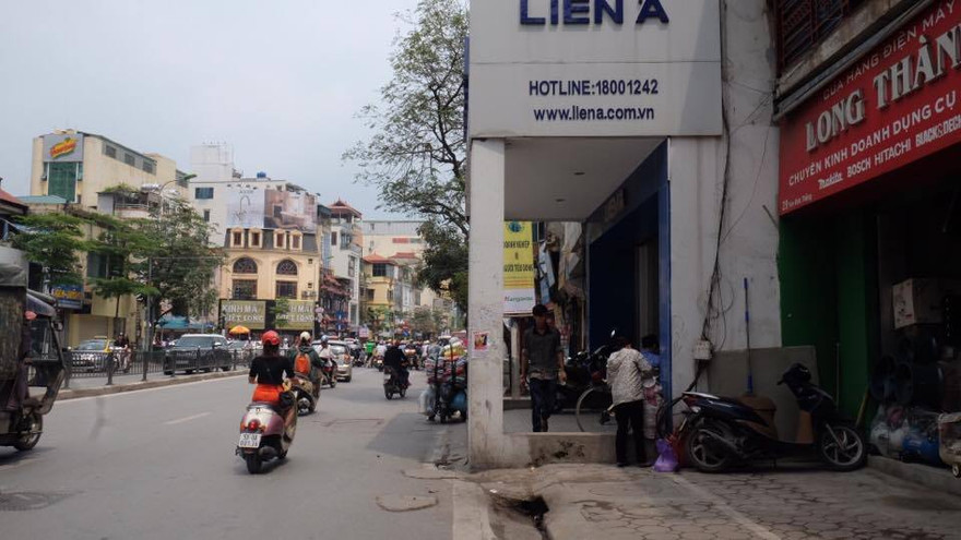 Giải tỏa phần 'ôm trọn vỉa hè’ của căn nhà kỳ dị ở Đống Đa