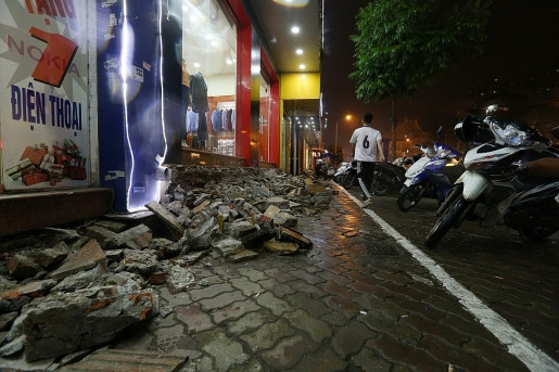 Quận Đống Đa phá dỡ hơn 2.000 bậc tam cấp lấn vỉa hè