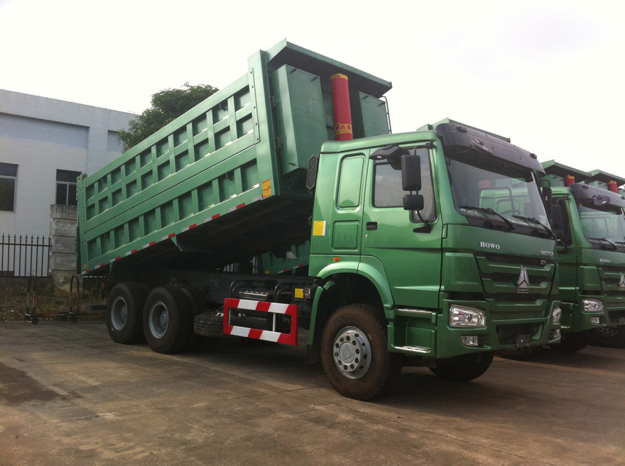 Hàng loạt xe tải “chui lọt” quy định khí thải: Cục đăng kiểm nói gì?