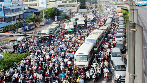 Ngày đầu năm: 22 người chết vì giao thông, ùn tắc nghiêm trọng 
