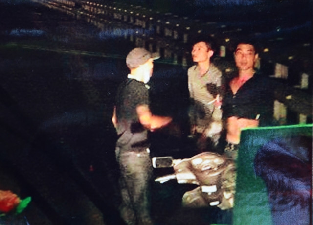 Giả vờ hành khách, nhóm côn đồ vây áp xe khách (ảnh do nhà xe cung cấp)