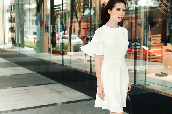 Người đẹp Phan Thị Mơ hóa thành quý cô công sở 