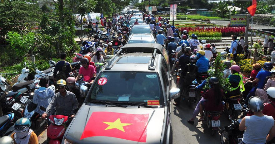 Ùn tắc nghiêm trọng ở làng hoa Sa Đéc.