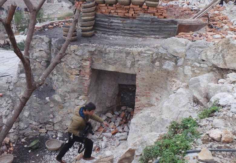 Cơ quan chức năng đã dừng hoạt động các lò vôi, phong tỏa hiện trường. Ảnh: Hoàng Lam