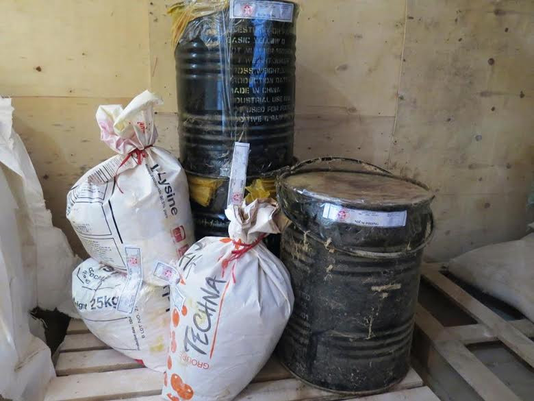 Chất vàng ô bị niêm phong