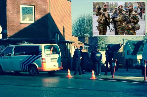 Cảnh sát bao vây phong toả toà nhà 