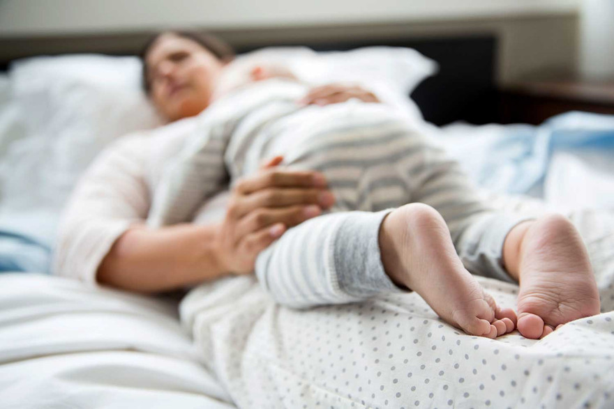 Hãi hùng thức giấc bên thi thể lạnh ngắt của con