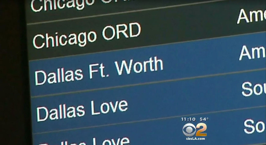 Hành khách bị 'tống cổ' khỏi máy bay vì... quá béo