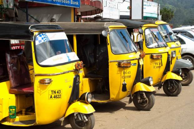 Tuk-tuk là phương tiện giao thông "cảm giác mạnh" đặc trưng của Thái Lan 