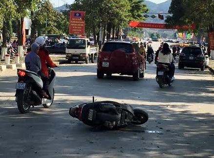 Hiện trường sự việc tai nạn tại cầu Kỳ Cùng chiều 1 Tết