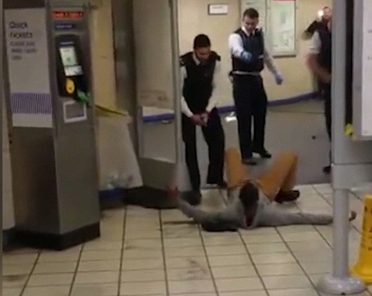 Cảnh sát Anh khống chế kẻ tấn công 