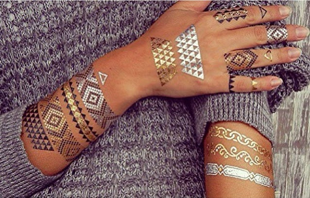 Giới trẻ bùng nổ trào lưu xăm ánh kim thời trang, không đau 