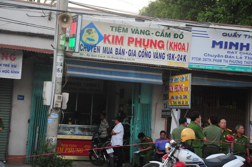 Công an Gò Dầu có mặt tại hiện trường điều tra vụ việc