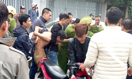 Sau hơn 5 giờ cố thủ, Khôi đã bị bắt giữ