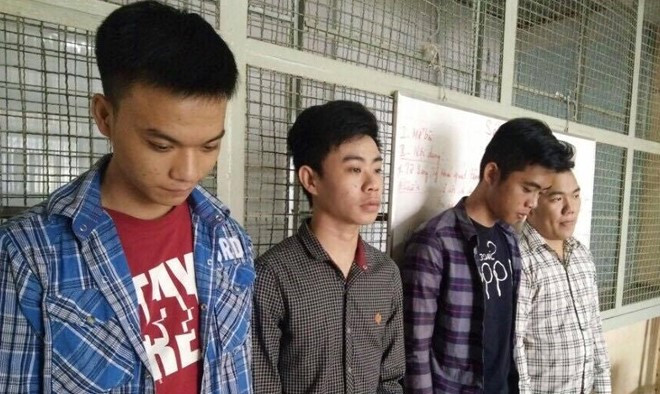 Nhóm 9X tại cơ quan điều tra. Ảnh: Hải Hiếu