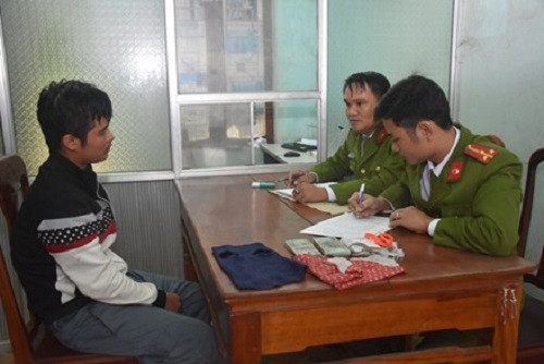 Thức tại cơ quan điều tra. Ảnh: VnExpress