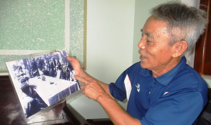 Ông Lê Xuân Thanh kể về những hồi ức được gặp Bác Hồ. Ảnh: Phạm Nhài.