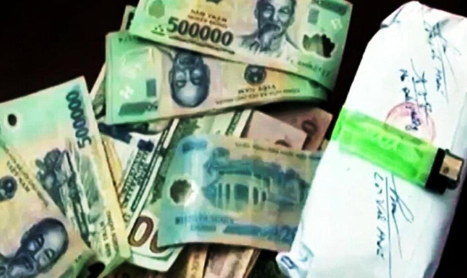 Tang vật vụ cưỡng đoạt tài sản do 3 “đầu gấu làng” Phương, Vũ, Thắng gây ra. 