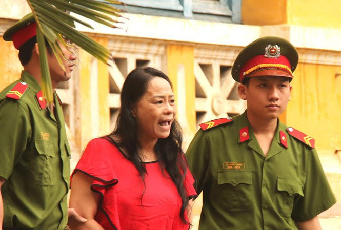 Hoa hậu quý bà Tuyết Nga trong lần hầu tòa. Ảnh: Tân Châu