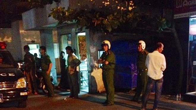 Cơ quan công an khám nghiệm trường tại căn nhà số 124 đường Hoàn Hoa Thám, phường 7, quận Bình Thạnh