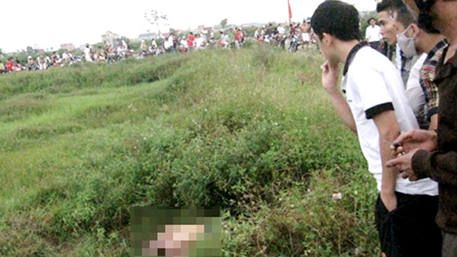 Thi thể đang phân hủy được tìm thấy ở mép mương