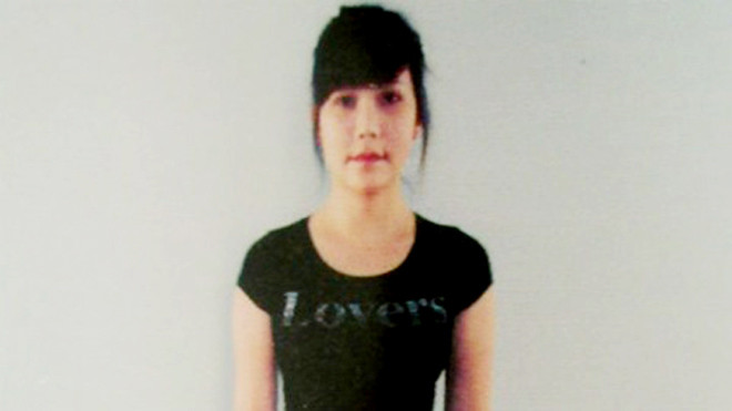 Phạm nhân Nguyễn Văn Ri khi được đưa đi giám định giới tính