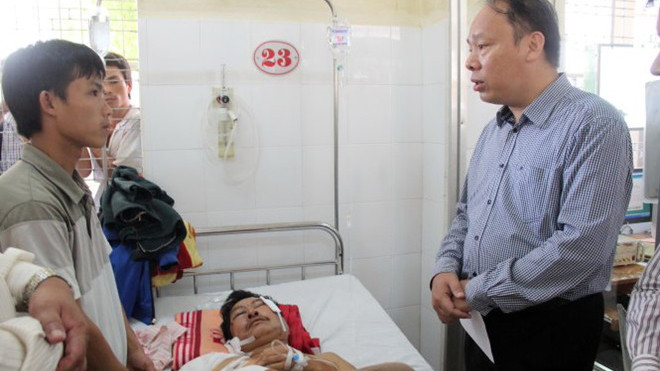 Đại diện Ủy ban ATGT quốc gia thăm hỏi, hỗ trợ các nạn nhân