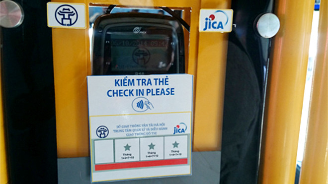 Vị trí kiểm tra thẻ trên xe