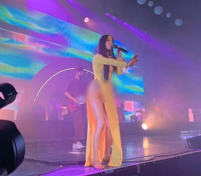 Hình ảnh Kacey Musgraves trong buổi biểu diễn hôm 11/10 (giờ địa phương).