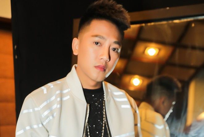 Ca sĩ Châu Khải Phong