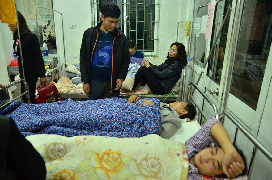 Các nạn nhân được điều trị tại bệnh viện đa khoa tỉnh Vĩnh Phúc. Ảnh: Thanh Hà.