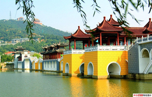 Làng Hoa Tây nằm ở phía tây bắc của thành phố Thượng Hải, cách nơi đây chỉ một vài giờ lái xe. Ảnh: Chinaexpat.