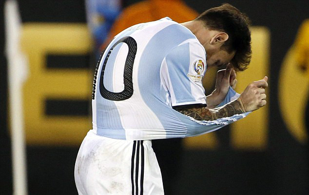 Thêm một trận chung kết nữa khép lại trong buồn tủi, và có lẽ chiếc ly tạ từ cũng đã đến lúc phải cạn. 