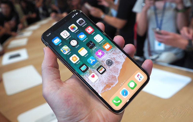 Dính nhiều lỗi, giá iPhone X “đảo chiều” chóng mặt