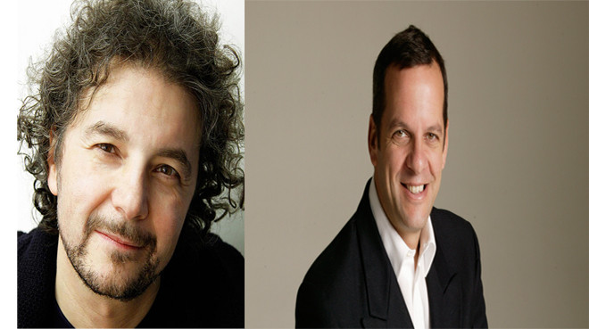 Tổng đạo diễn Lễ Bế mạc, ông Daniele Finzi Pasca (trái) và đạo diễn Marco Belich