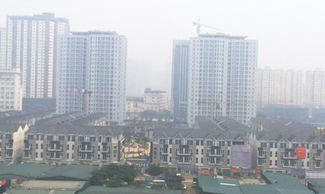 Thị trường bất động sản Hà Nội sôi động những tháng đầu năm 2017. Ảnh: Phan Thiên.