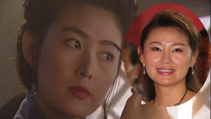 Đã 43 tuổi nhưng Vương Tư Ý, nữ diễn viên nổi tiếng với vai dâm phụ Phan Kim Liên vẫn gợi cảm, trẻ đẹp khó tin.