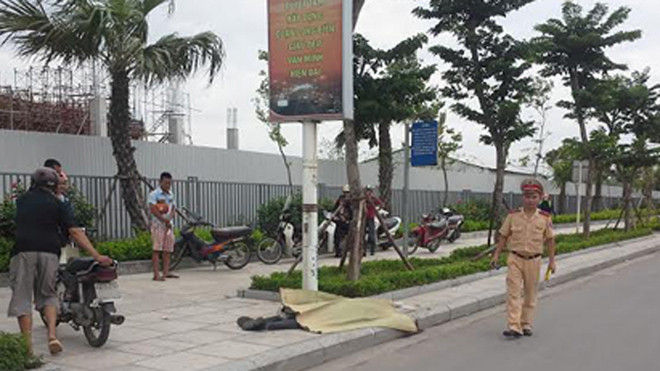 Người đàn ông tử vong ngay sau khi đâm xe máy lên vỉa hè