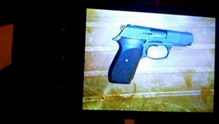 Khẩu súng hơi ngạt đã giao nộp cho công an. Ảnh do anh Thiệp chụp lại