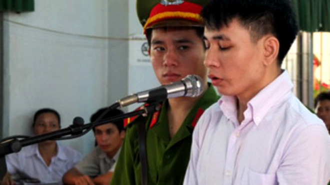 Bị cáo Tiếp tại tòa