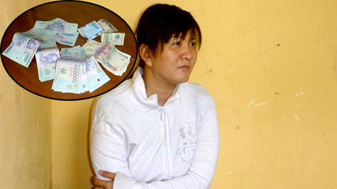 Đối tượng Đào tại cơ quan công an và số tiền đối tượng này vừa trộm vàng bán được chưa tiêu xài đã bị bắt giữ