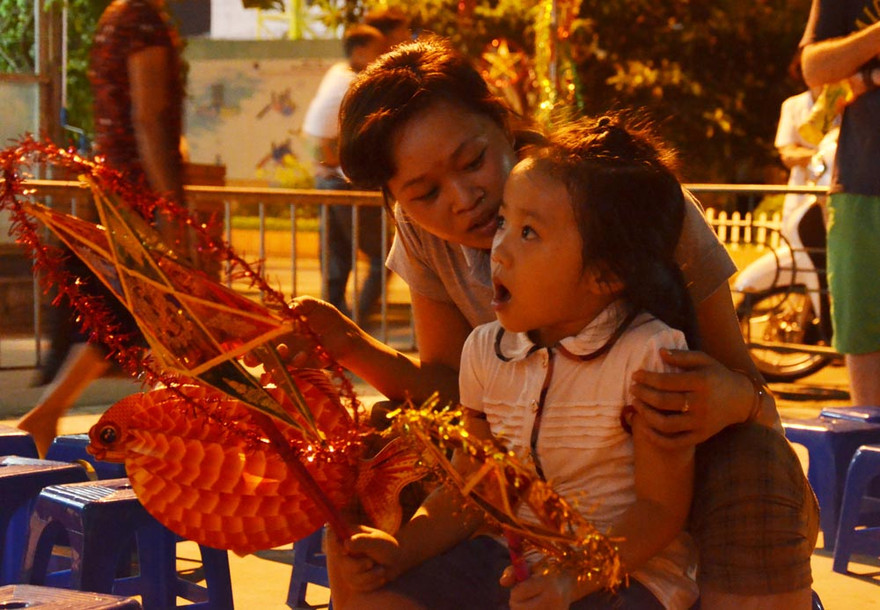 'Đêm hội Trăng rằm' của trẻ em trong bệnh viện Nhi