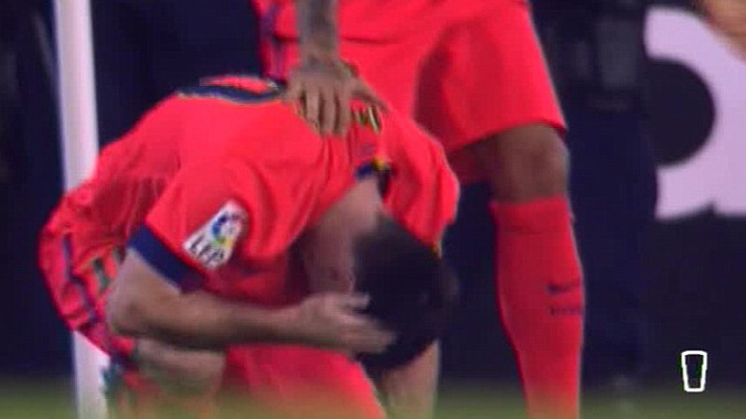 BẢN TIN Thể thao sáng: Messi bị ném chảy máu đầu.