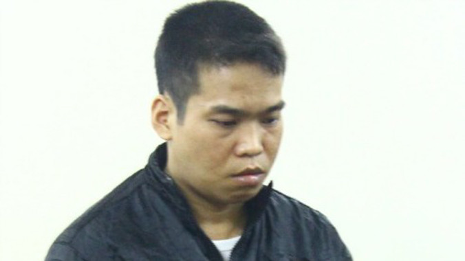 Trộm tiền của khách massage đang tắm