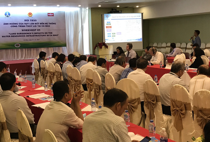 Quang cảnh hội thảo ảnh hưởng sụt lún đất tại Cà Mau.