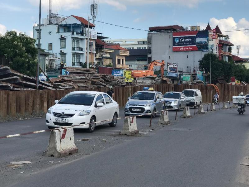 Cầu vượt An Dương: Gia hạn phân luồng giao thông do chậm tiến độ