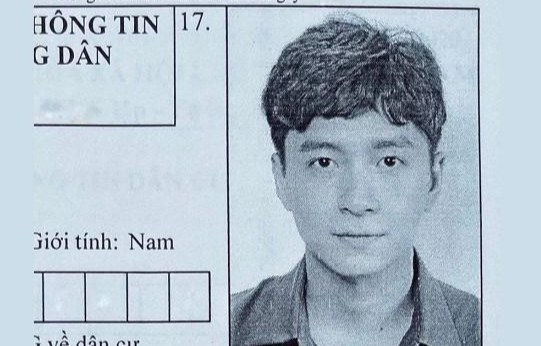 Ngô Kiến Huy khoe ảnh chụp căn cước công dân gây ‘bão’ mạng