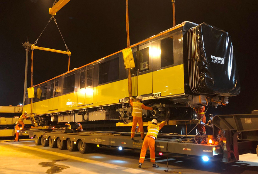 Đoàn tàu thứ 9 metro Nhổn - ga Hà Nội cập cảng Hải Phòng.